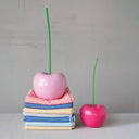 Escultura Cereza Pink, figura decorativa en resina