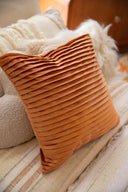 Cojín Velvet Plisado Terracota