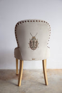 Silla Comedor Concha Velvet Beige Bugs