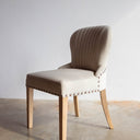 Silla Comedor Concha Velvet Beige Bugs
