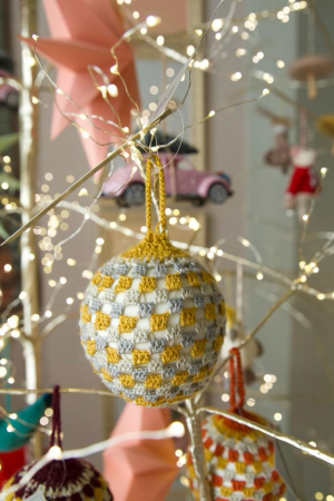 Bola Navideña Crochet Amarilla