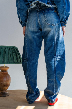Jean Barrel Indigo